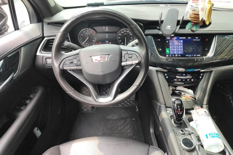Used Cadillac XT6 2022 2.0T Six-Seater Four-Wheel Drive Luxury Version Steering Wheel
