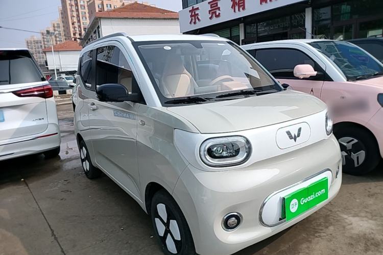 Used Wuling Hongguang MINIEV 2024 3rd Generation 215km Advanced Version Front Right 45 Deg