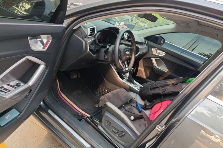 Used Audi Q3 2019 35 TFSI Advanced Dynamic Edition Driver Seat