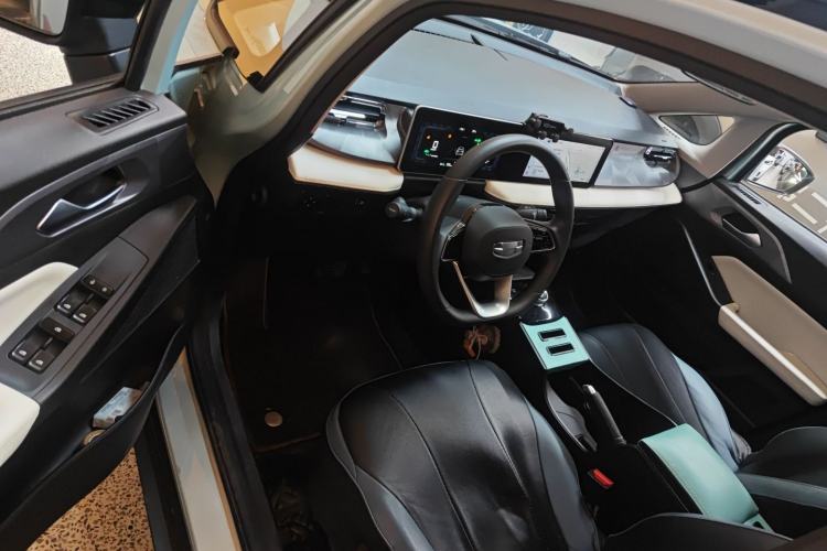 Used Geometry E Firefly 2024 301km Flowing Light
