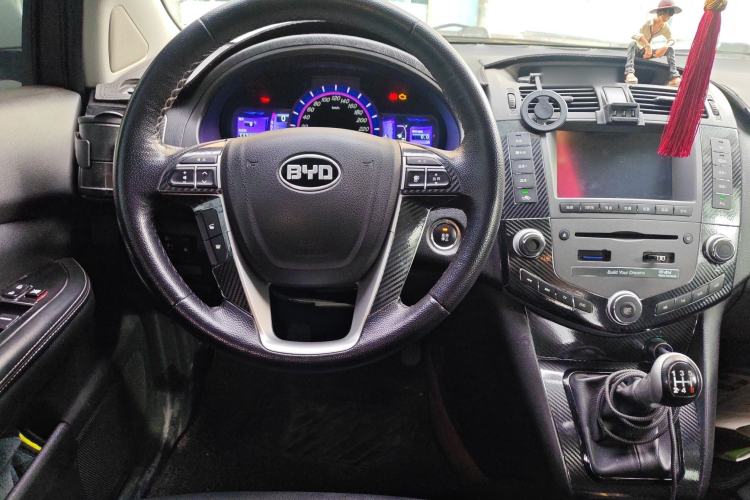 Used BYD S6 2014 2.0L Manual Luxury 5-Seater