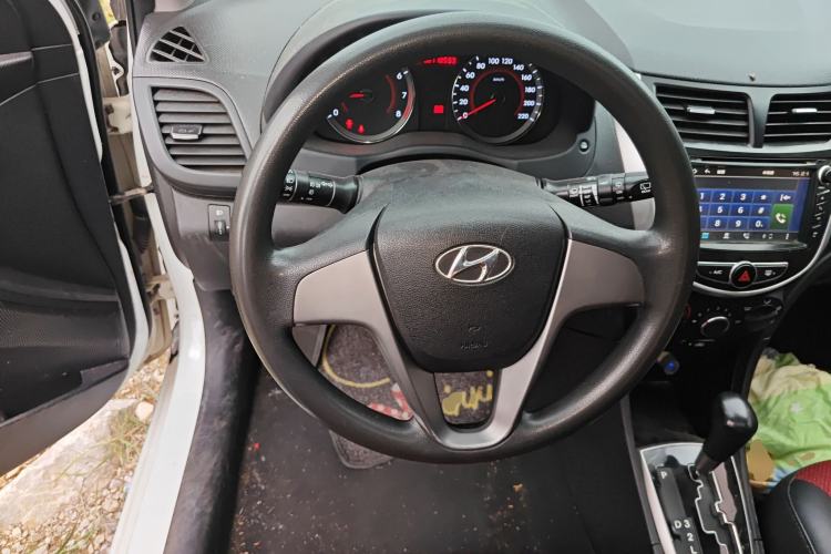 Used Hyundai Verna Ray 2014 1.4L Automatic GLX Steering Wheel