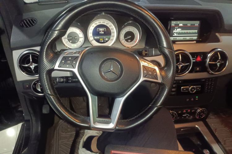 Used Mercedes-Benz GLK-Class 2014 GLK 200 Standard Model Steering Wheel
