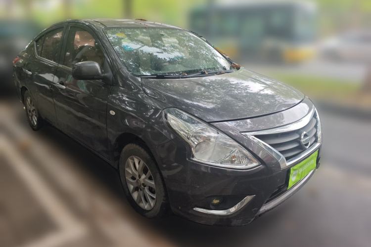 Used Nissan Sunny 2014 1.5XL Manual Deluxe Edition Front Right 45 Deg