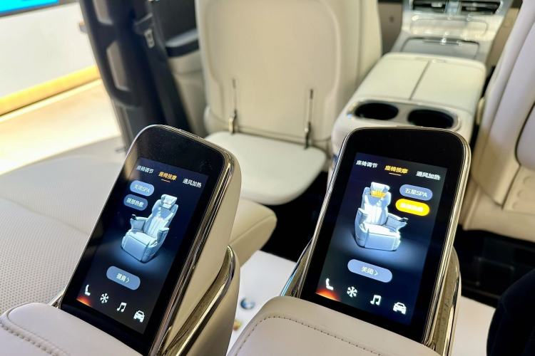 Used GAC Trumpchi Xiangwang M8 2025 Kunkun Series Ultra First-Class Cabin
