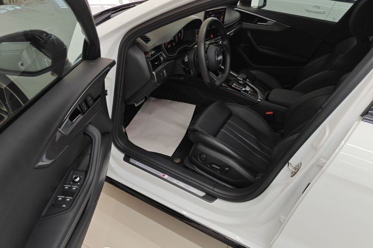 Used Audi A4L 2023 40 TFSI quattro Luxury Dynamic Edition Driver Seat