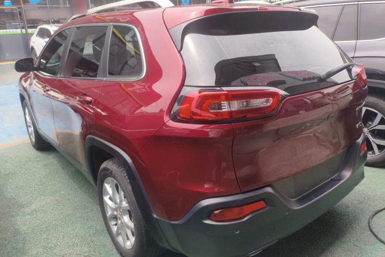 Used Jeep Cherokee 2016 2.0L Superior Edition