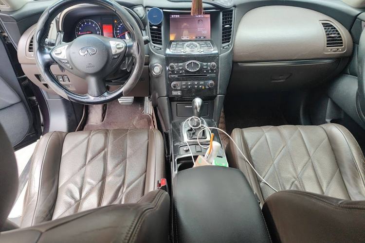 Used Infiniti FX 2011 FX35 Supreme Edition
