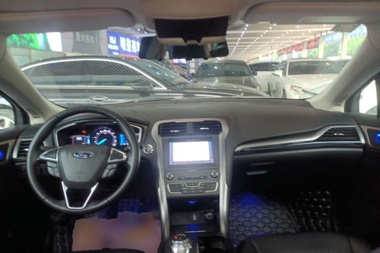 Used Ford Mondeo New Energy 2018 2.0 PHEV Smart-Controlled Fashion Edition China VI Standard Center Console