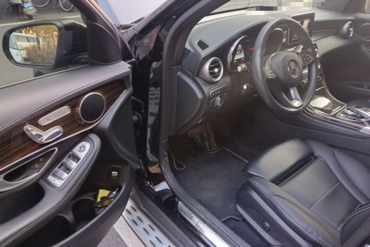 Used Mercedes-Benz GLC 2017 GLC 260 4MATIC Luxury Model
