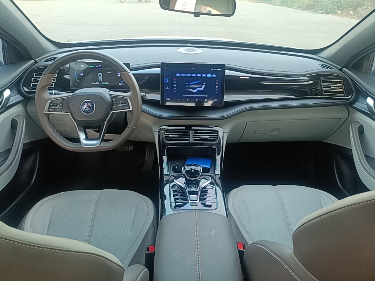BYD Qin PLUS 2024 HONOR Edition DM-i 55KM Leading Model — снимка 12