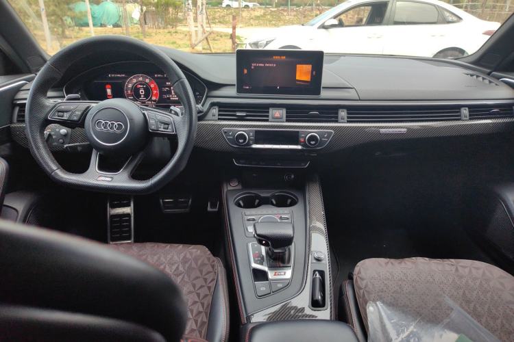 Used Audi RS 4 2019 RS 4 2.9T Avant Center Console