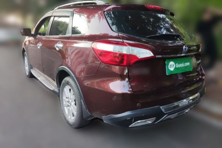 Used Venucia T70 2015 2.0L CVT Smart Choice Edition
