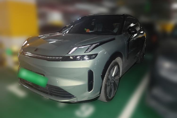 Used Lynk & Co 08 EM-P 2025 220 km All-Wheel-Drive Performance Halo