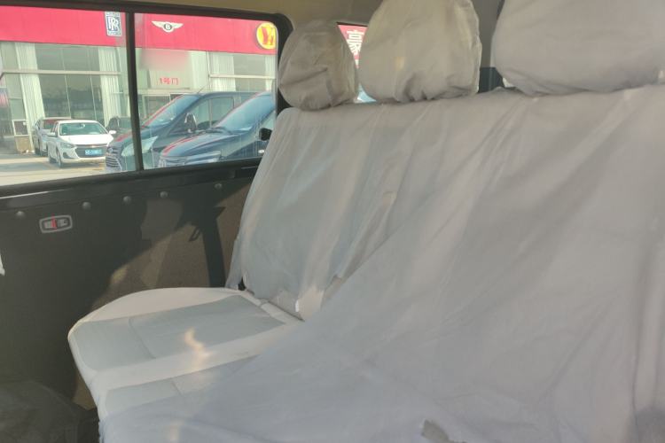 Used FORTHING Lingzhi 2023 M5 1.6L Practical Model 5 Seats