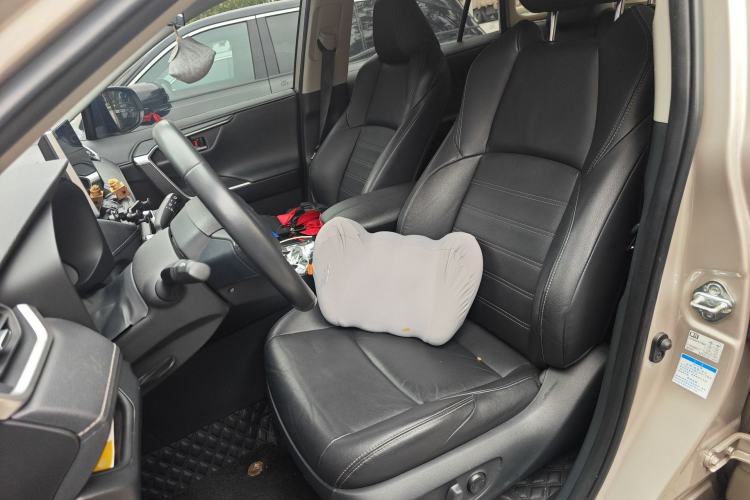 Used Toyota Wildlander 2021 2.0L CVT 4x4 Luxury Edition Left Front Seat