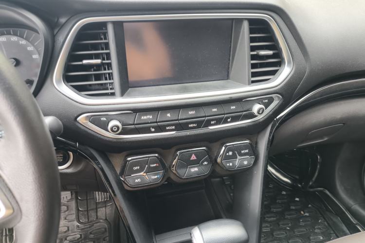 Used GAC Trumpchi GS4 2015 200T G-DCT Luxury Edition Audio And AC Panel