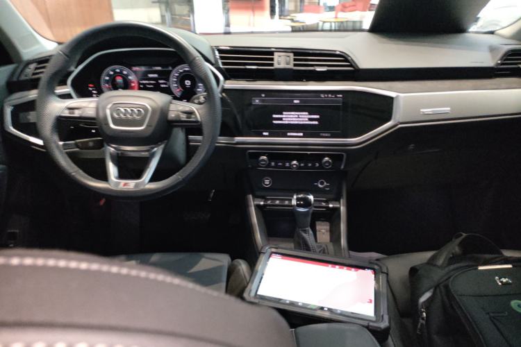 Used Audi Q3 Sportback 2023 35 TFSI Ambition (1.5T) Center Console