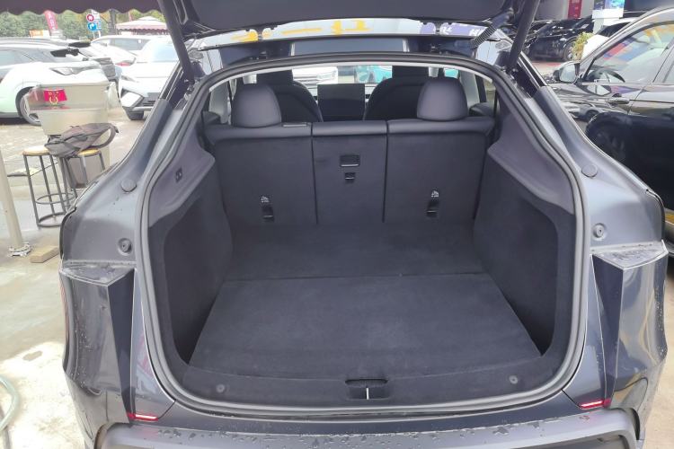 Used Tesla Model Y 2025 Rear-Wheel-Drive Version Trunk