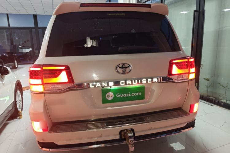 Used Toyota Land Cruiser 2019 4.0L GX-R GT Dual Fuel Sunroof Velvet Interior – Middle East Specification