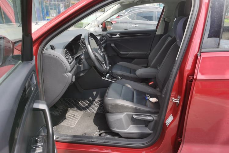 Used Volkswagen T-ROC 2019 280TSI DSG Two-Wheel Drive Comfort Version China VI Standard
