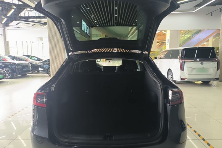 Used Tesla Model Y 2024 Long-Range All-Wheel-Drive Version

