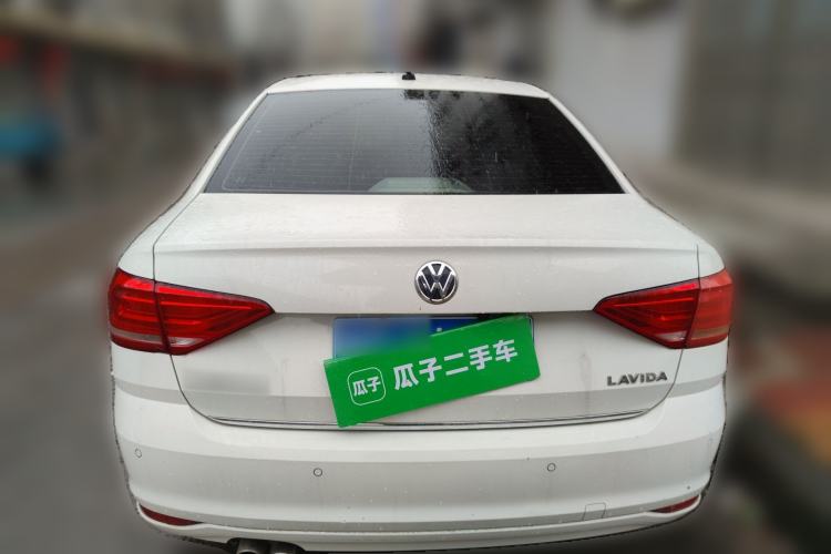 Used Volkswagen Lavida 2015 1.6L Manual Comfort Edition
