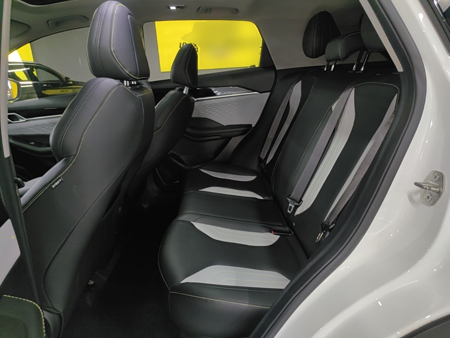 Geely Auto Coolray 2022 Bin Yue COOL 1.5TD DCT Ignite Edition — снимка 20