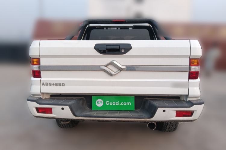 Used Huanghai N3 2019 2.4T Manual Two-Wheel Drive Sport Version China VI Standard 4K22D4T
