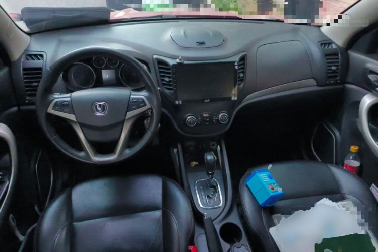 Used CHANGAN CS35 2014 1.6L Automatic Luxury Model China IV Standard Center Console
