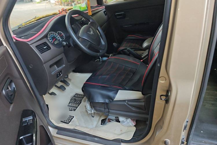 Used Wuling Rongguang V 2016 1.5L Standard Version