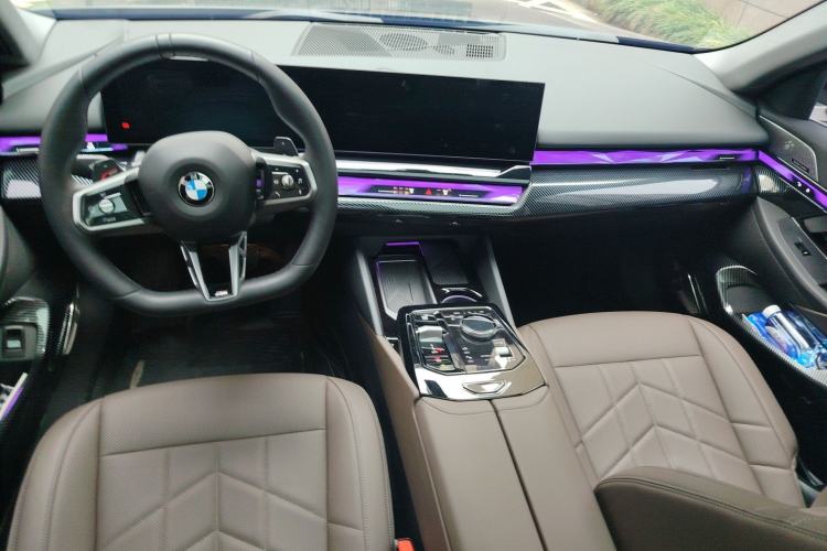 Used BMW 5 Series 2024 530Li Leading Model M Sport Package Center Console