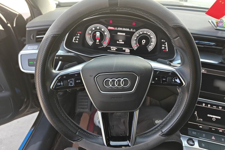 Used Audi A6L 2023 40 TFSI Luxury Dynamic Model Steering Wheel