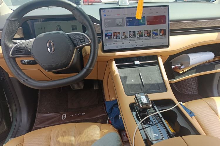 Used Hima AITO M7 2022 1.5T Rear-Drive Comfort Edition Center Console