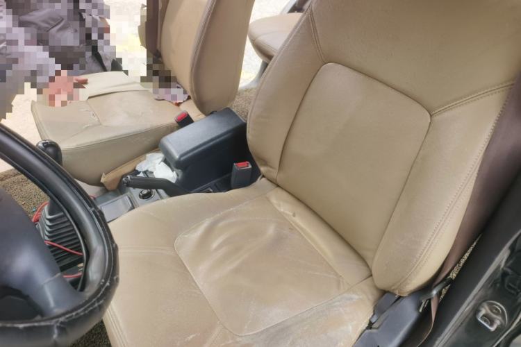 Used Leopaard Heijingang 2013 2.2L Manual Two-Wheel Drive Standard Version Left Front Seat