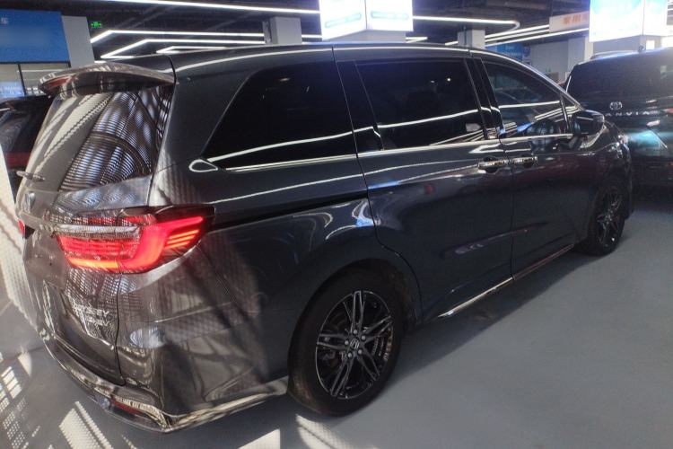 Used Honda Odyssey 2022 2.0L eHEV Sharp Supreme Edition Rear Right 45 Deg