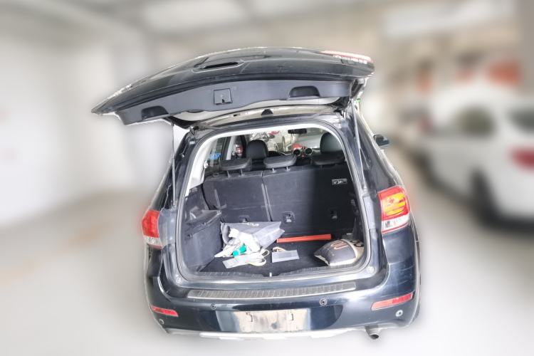 Used Haval H6 2015 Upgraded Model 1.5T Manual Two-Wheel Drive Elite Version Trunk