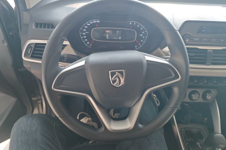 Used Baojun 510 2017 1.5L manual Comfort trim