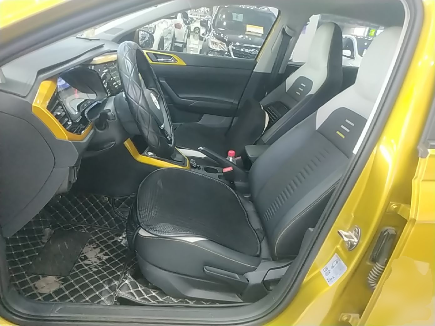 Interior delantero