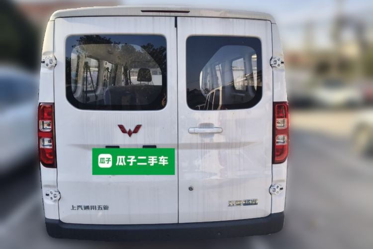 Used Wuling Yangguang 2024 300KM Comfort Version Passenger Van 75kW