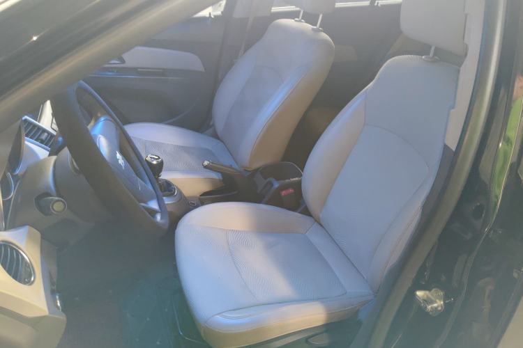 Used Chevrolet Cruze 2015 1.5L Classic SL MT Left Front Seat