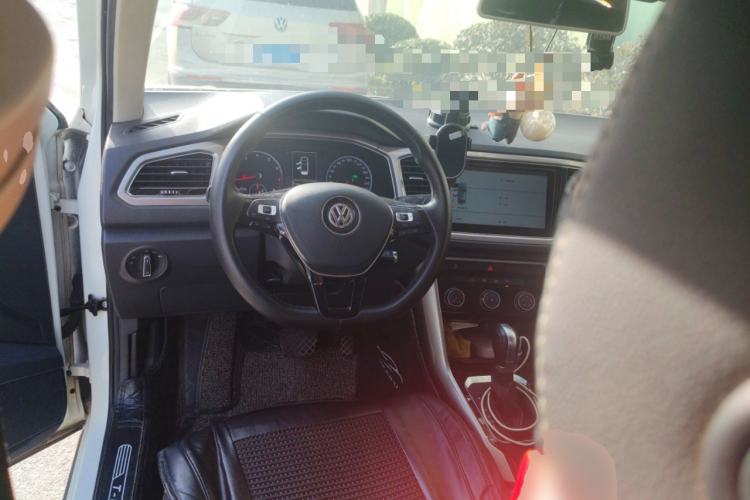 Used Volkswagen T-ROC 2018 280TSI DSG Two-Wheel Drive Advanced Version China V Emission Standard
