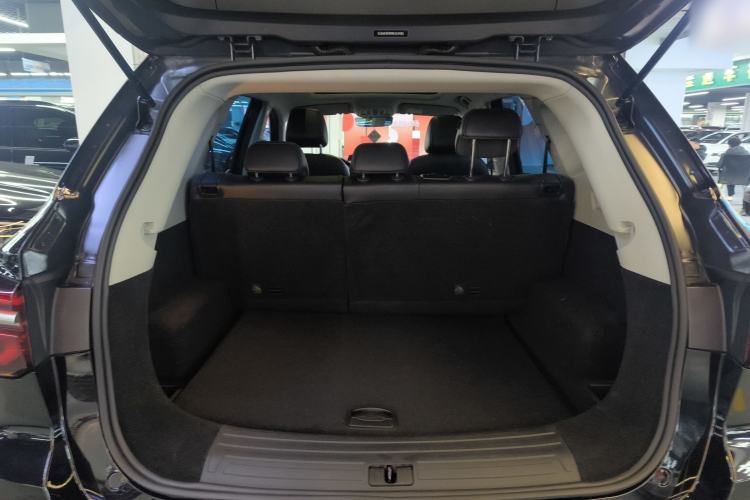 Used Roewe RX5 2023 PLUS 330TGI Automatic Trendsetting Smart Edition
