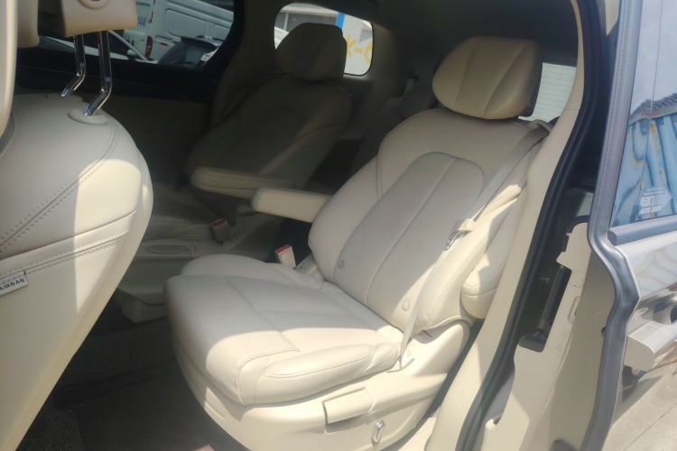 Used Buick GL8 2022 ES Landtrek 653T Luxury Edition