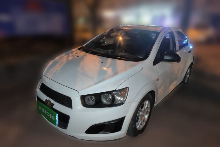 Used Chevrolet Aveo Sonic 2013 Sedan 1.4L Automatic with Sunroof