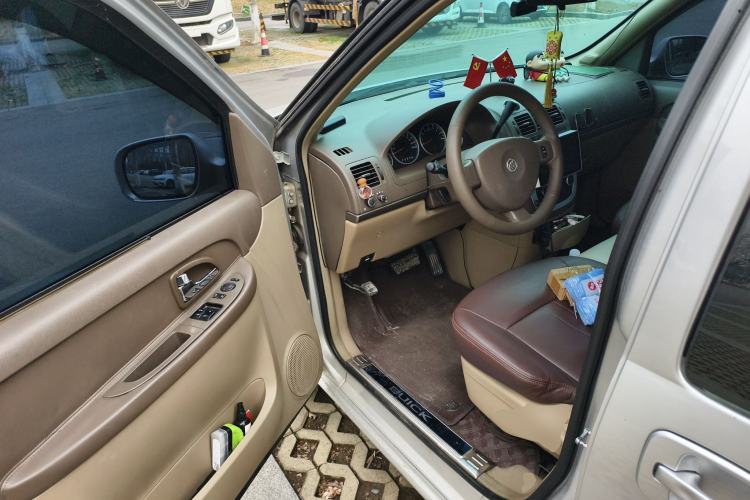 Used Buick GL8 2012 2.4L BASE Comfort Edition