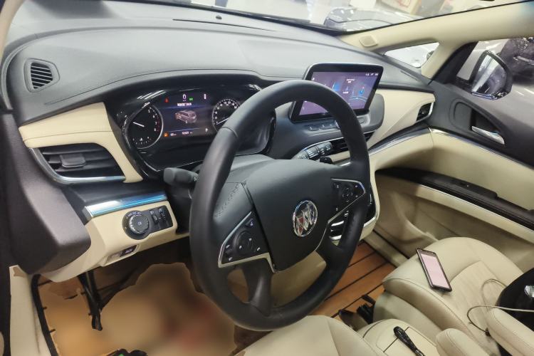 Used Buick GL8 2023 Facelifted Land Cruiser Executive Luxury Version Center Console