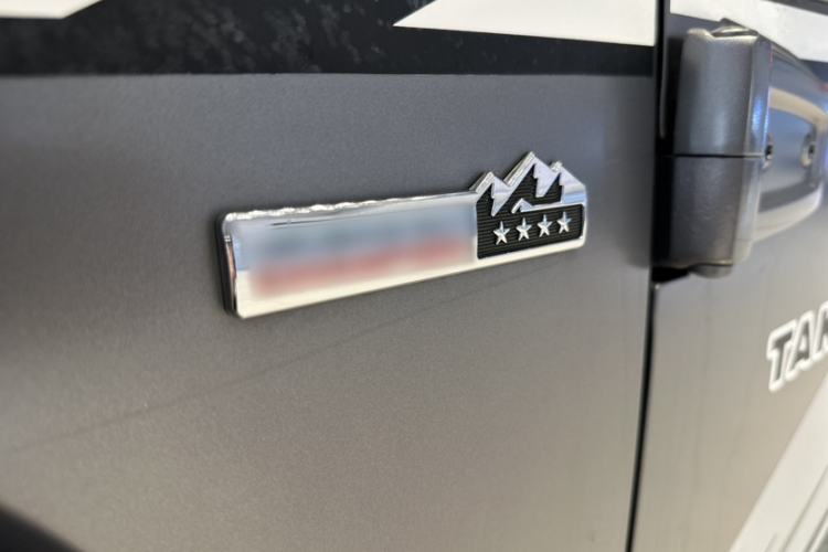 Used BAIC Off-Road BJ40 2023 2.0T Automatic Four-Wheel Drive Ring of the Tower Champion Edition
