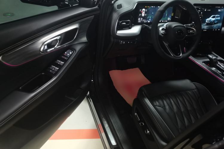 Used GAC Trumpchi GS8 2022 Linghang Series 2.0 TGDI Two-Wheel-Drive Luxury Smart Connectivity Version (7 Seats)
