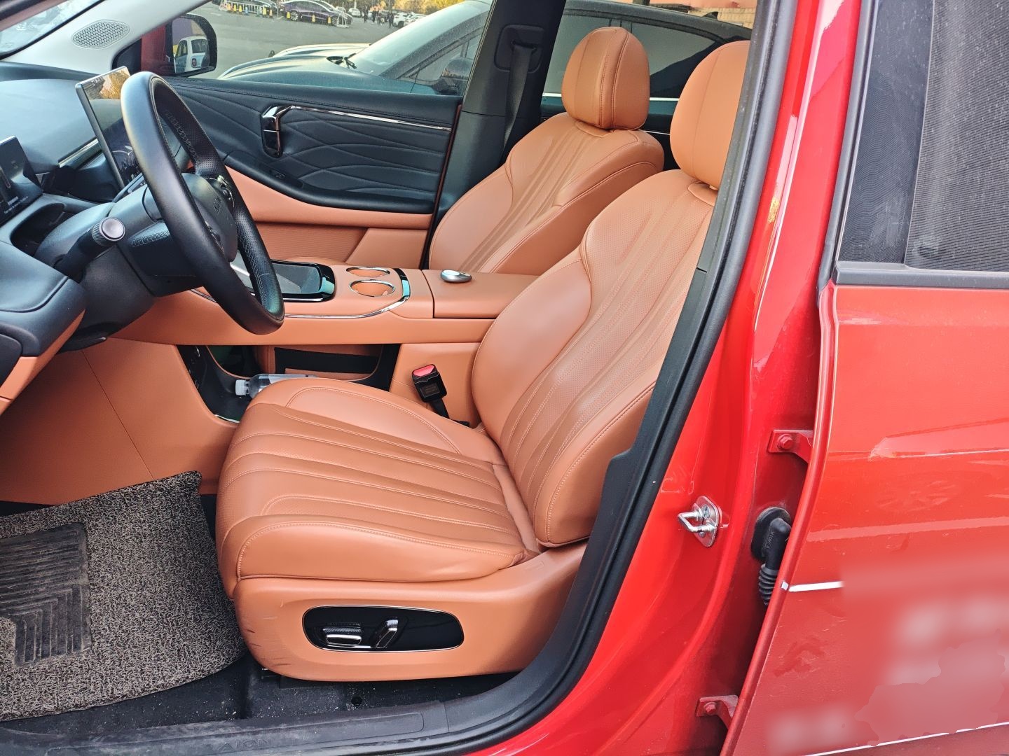 Переднее сиденье в автомобиле